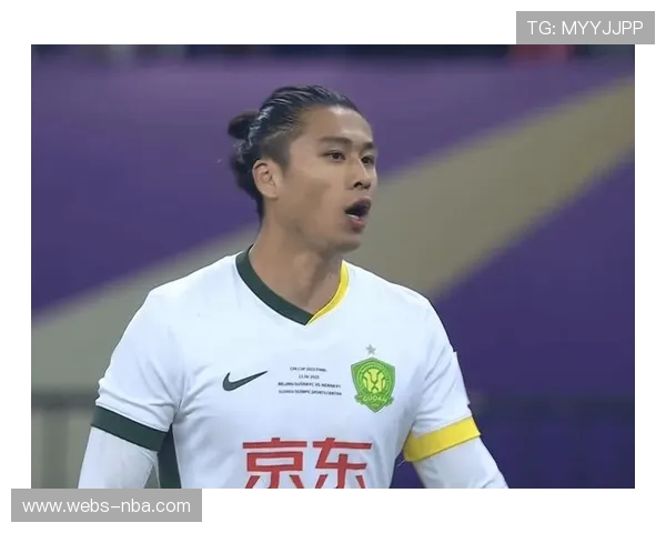 张玉宁足协杯决赛低头瞬间，国安队长承压